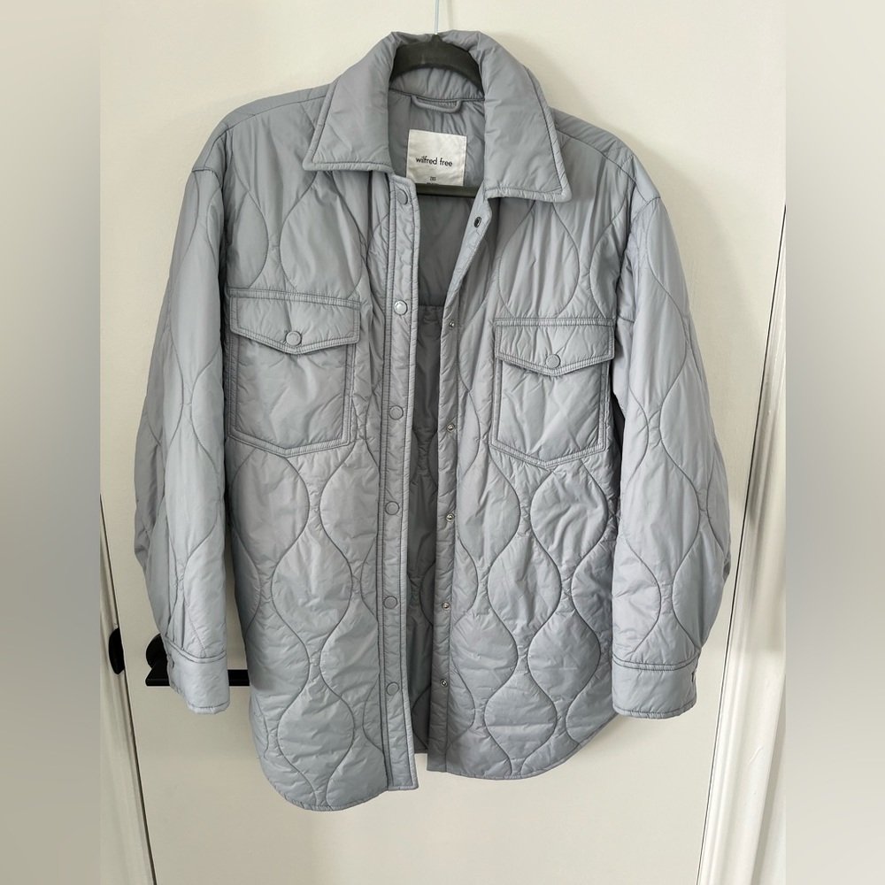 Aritzia Wilfred Free Quilted shirt jacket in blue grey - Picture 2 of 2